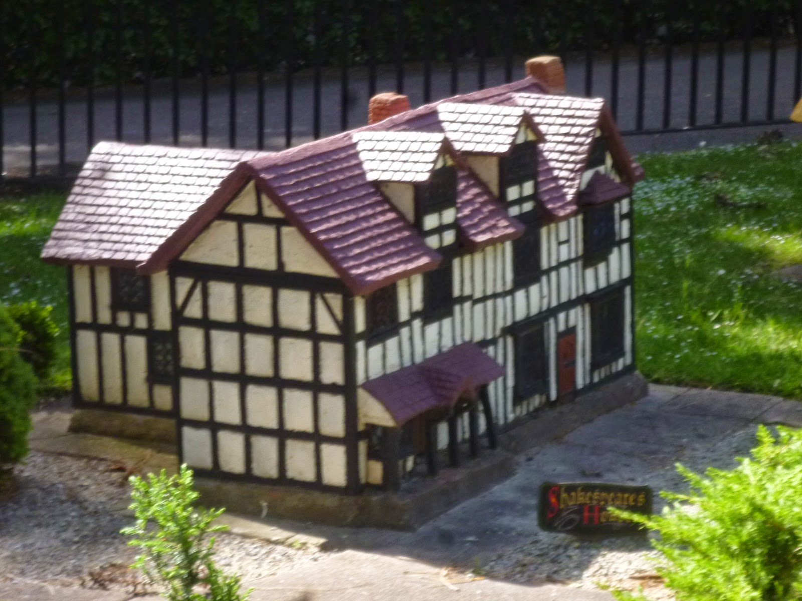 Shakespeare's House in Fitzroy Gardens
