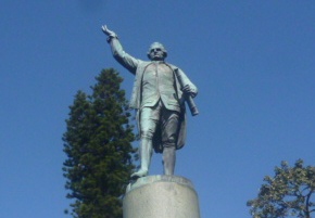 (pic - Story) Hyde Park - Captain Cook