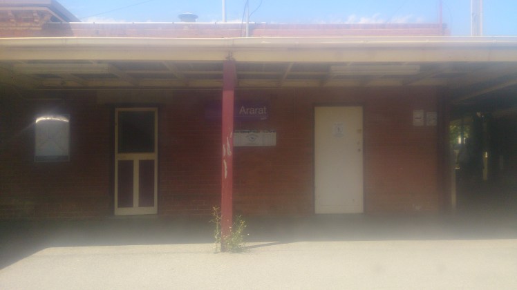 (pic - Story) Overland - Ararat Station