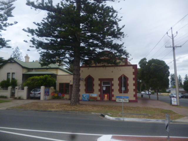 (pic - Story) Henley & Grange - Art Building