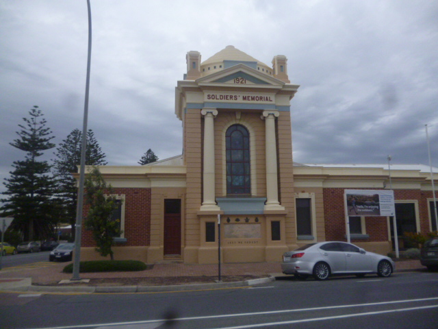 (pic - Story) Henley & Grange - Soldier's Memorial
