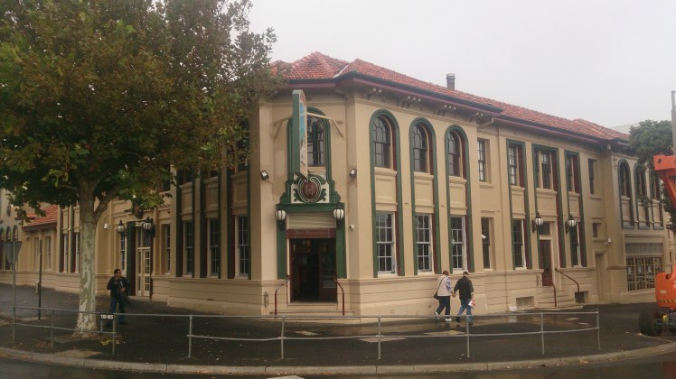 (pic - Story) Warrnambool - Warrnambool Hotel