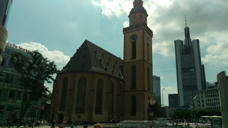 pic-story-frankfurt-church-pic