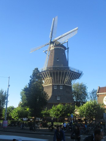 pic-story-amsterdam-windmill