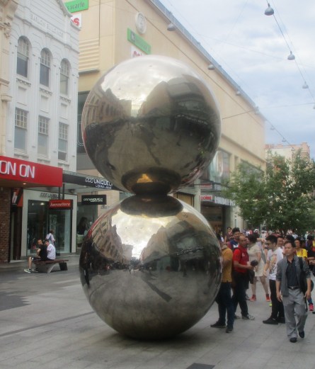(pic - Story) Fringe 2017 - Malls Balls