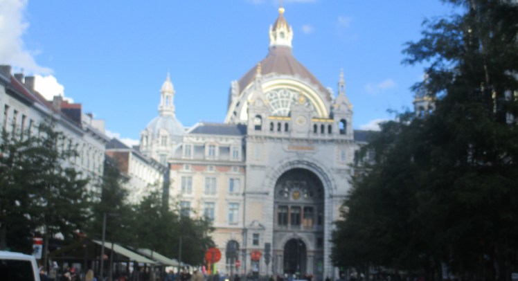 (pic - Story) Antwerp - Title