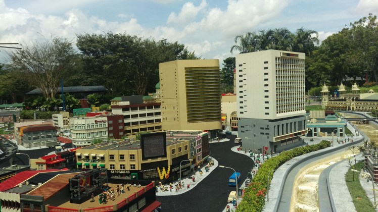(pic - Story) JB - Lego Land