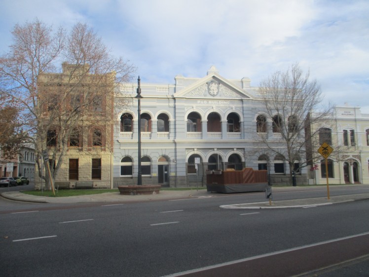 (pic - Story) Freo - Building