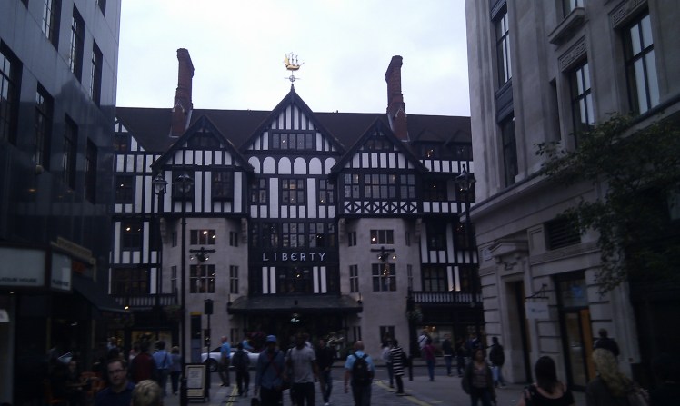 (pic - Story) London - Random Building