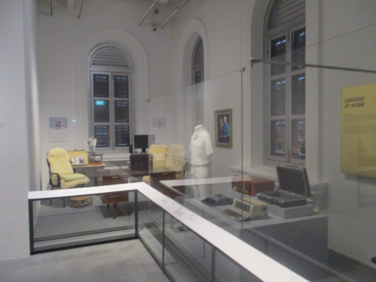 (pic - Story) Singapore Museum - Display