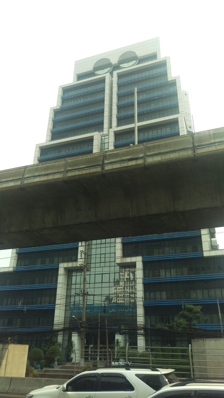 (pic - Story) Bangkok - Robot Building